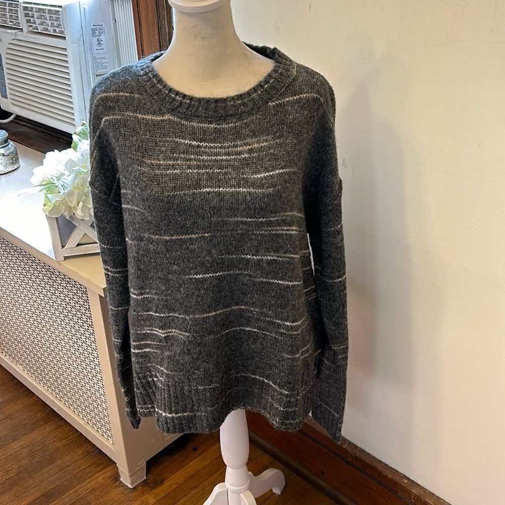 ana gray white striped long sleeve crewneck sweater Size S New